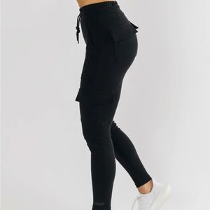 NWOT Alphalete Identity Cargo joggers